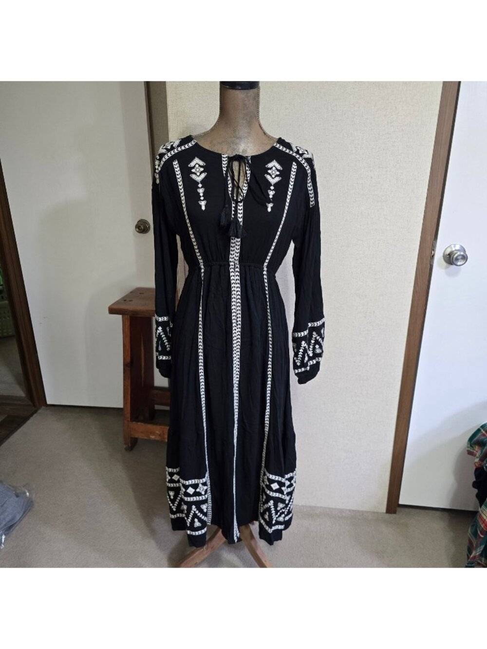 In Loom Small Boho Embroidered Midi Dress Black Long Sleeves Tassels Western